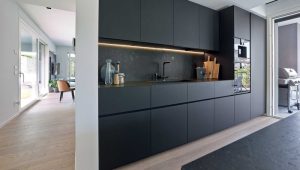 کابینت با طرح مشکی و مدرن